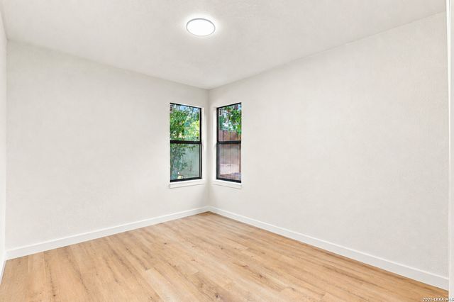 1223 W Mally Blvd, San Antonio, TX 78224