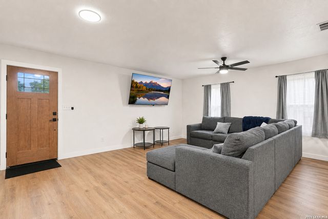 1223 W Mally Blvd, San Antonio, TX 78224