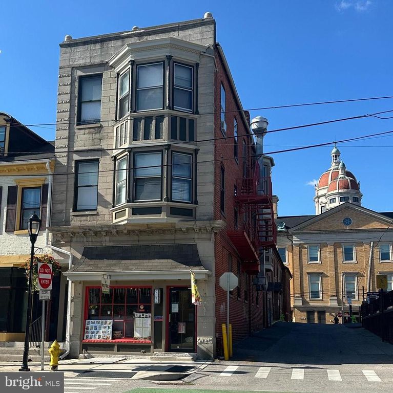 29 E KING ST, York, PA 17401