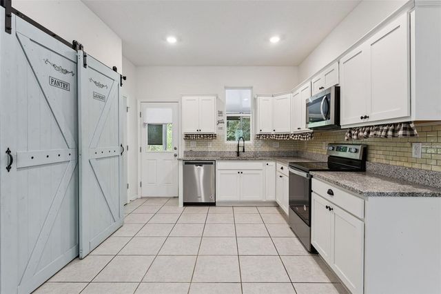 2059 CADES COVE WAY, Deland, FL 32720