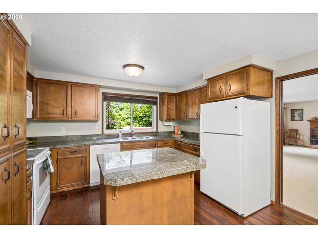 3377 W 25TH Ave, Eugene, OR 97405