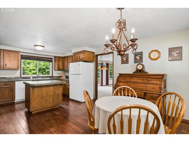 3377 W 25TH Ave, Eugene, OR 97405