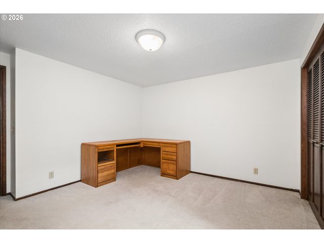 3377 W 25TH Ave, Eugene, OR 97405