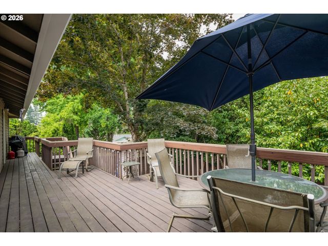 3377 W 25TH Ave, Eugene, OR 97405