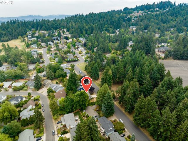 3377 W 25TH Ave, Eugene, OR 97405