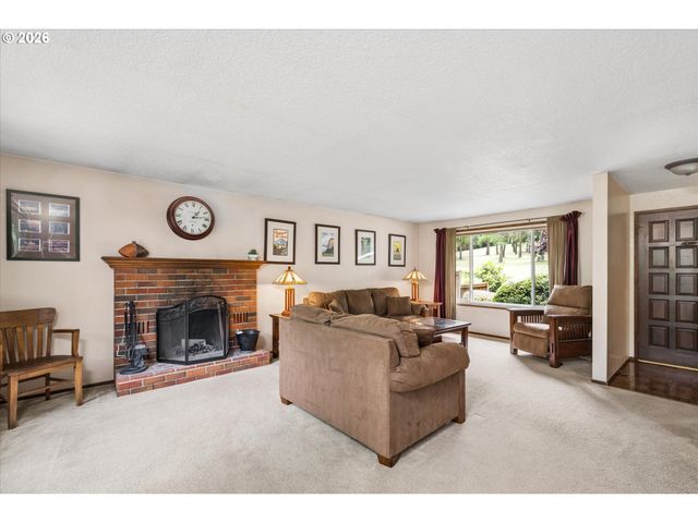 3377 W 25TH Ave, Eugene, OR 97405