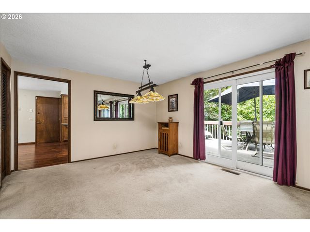 3377 W 25TH Ave, Eugene, OR 97405