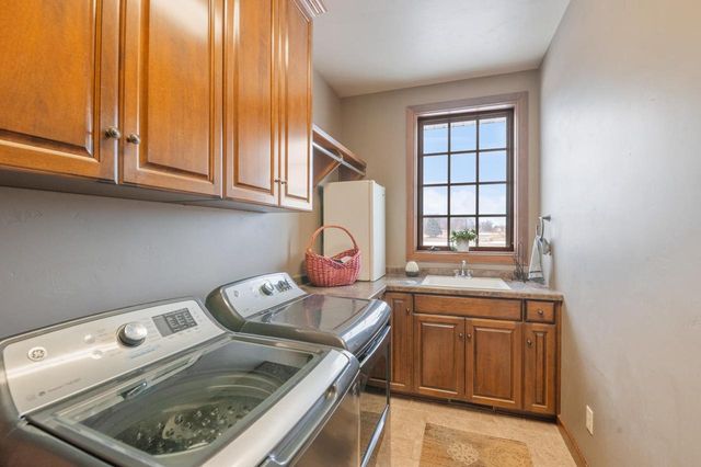 581 ROYAL ST PATS DRIVE, Wrightstown, WI 54180