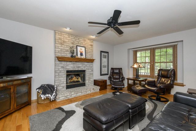 W160N10664 Fieldstone PASS, Germantown, WI 53022