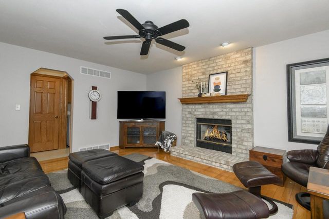 W160N10664 Fieldstone PASS, Germantown, WI 53022
