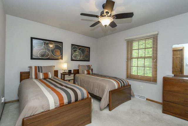 W160N10664 Fieldstone PASS, Germantown, WI 53022