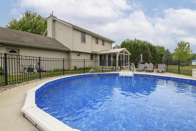 W160N10664 Fieldstone PASS, Germantown, WI 53022