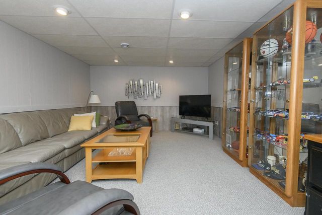 W160N10664 Fieldstone PASS, Germantown, WI 53022