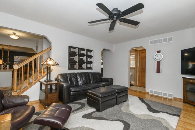 W160N10664 Fieldstone PASS, Germantown, WI 53022