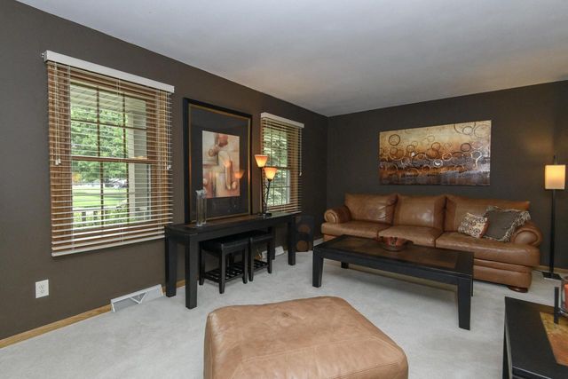 W160N10664 Fieldstone PASS, Germantown, WI 53022