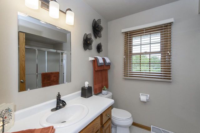W160N10664 Fieldstone PASS, Germantown, WI 53022