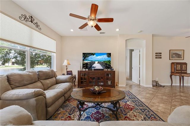 8648 Lake Front CT, Punta Gorda, FL 33950