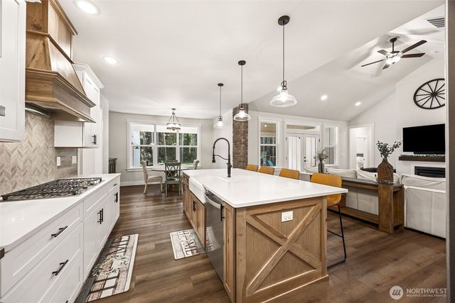 6645 Hawks Prairie Road NE, Olympia, WA 98516