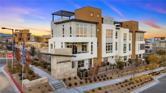 667 Fortis Creek Street, Las Vegas, NV 89138