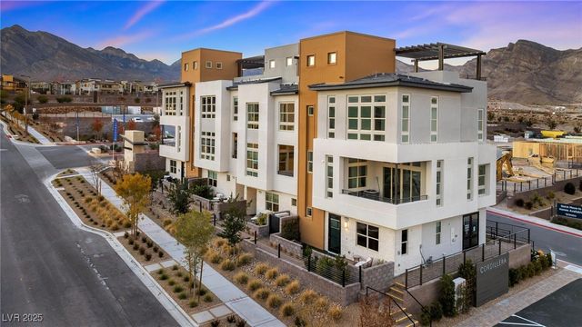 667 Fortis Creek Street, Las Vegas, NV 89138