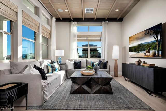 667 Fortis Creek Street, Las Vegas, NV 89138