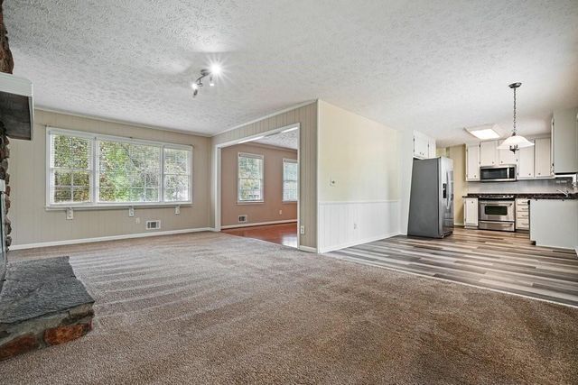 308 River Bluff Drive, Woodstock, GA 30188