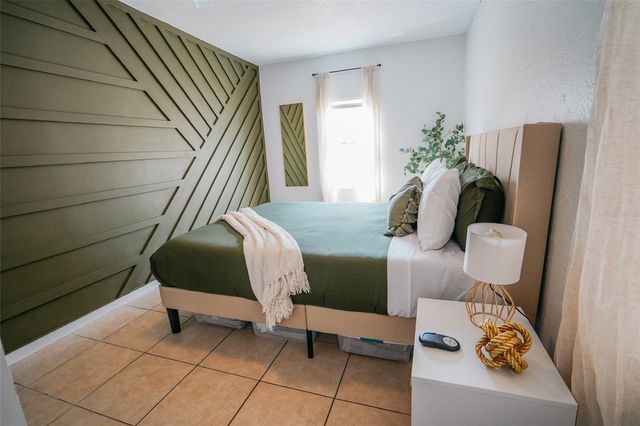 1361 29TH STREET S, St Petersburg, FL 33712