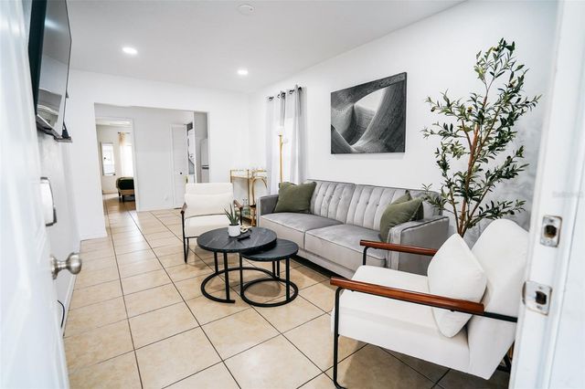 1361 29TH STREET S, St Petersburg, FL 33712