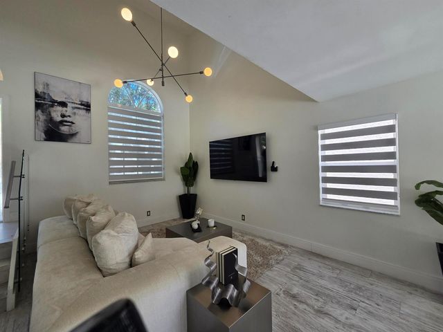 10900 NW 12th Drive, Plantation, FL 33322
