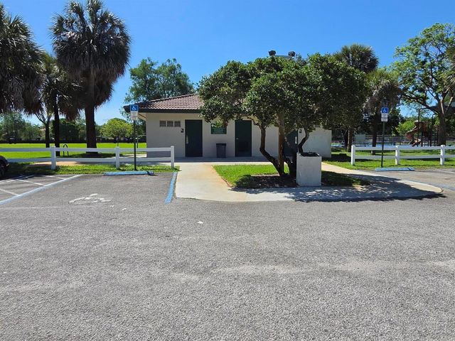 10900 NW 12th Drive, Plantation, FL 33322