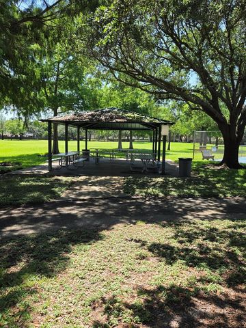 10900 NW 12th Drive, Plantation, FL 33322