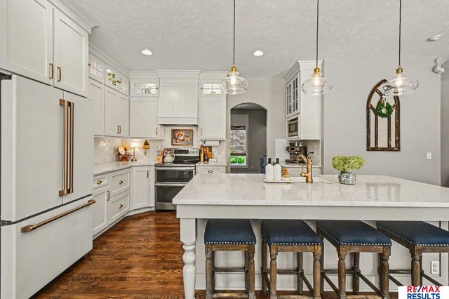 2108 S 181 Circle, Omaha, NE 68130