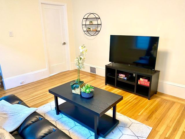 459 Flood Avenue, San Francisco, CA 94112