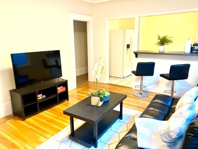 459 Flood Avenue, San Francisco, CA 94112
