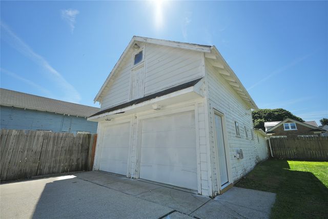 1023 W 28TH Street, Erie, PA 16508
