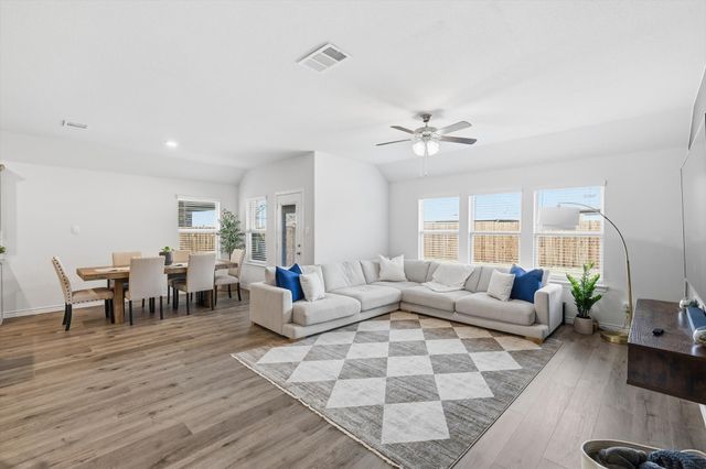 2933 Pinecrest Drive, Aubrey, TX 76227
