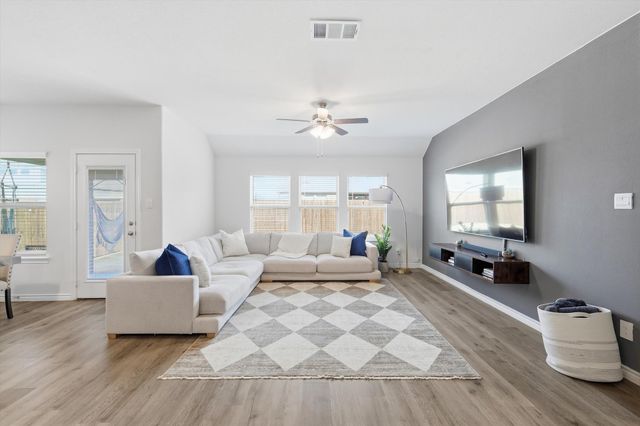 2933 Pinecrest Drive, Aubrey, TX 76227