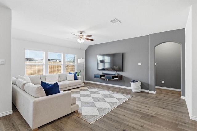 2933 Pinecrest Drive, Aubrey, TX 76227
