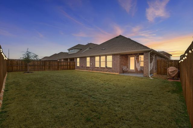 2933 Pinecrest Drive, Aubrey, TX 76227