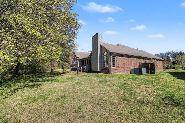 5716 Chadwick Ln, Brentwood, TN 37027