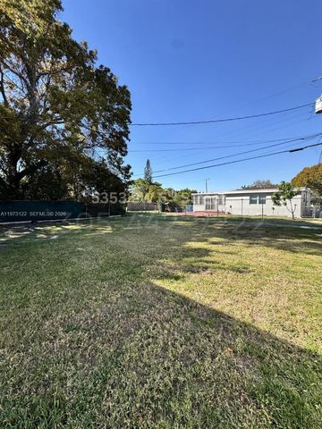 5353 SW 6th St -, Miami, FL 33134