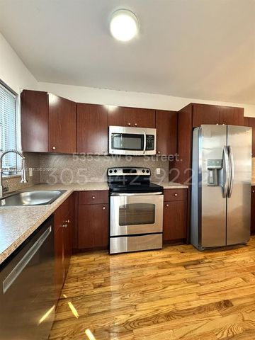 5353 SW 6th St -, Miami, FL 33134