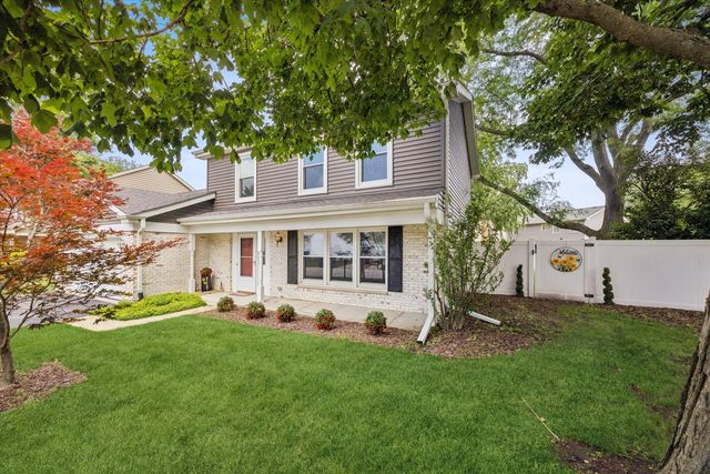 6155 Ivy Drive, Lisle, IL 60532