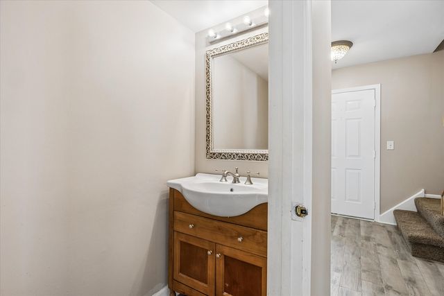 6155 Ivy Drive, Lisle, IL 60532