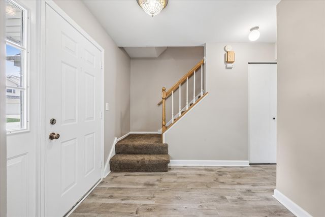 6155 Ivy Drive, Lisle, IL 60532
