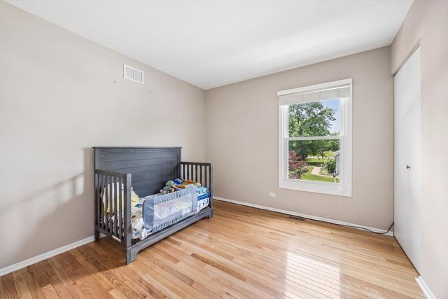 6155 Ivy Drive, Lisle, IL 60532