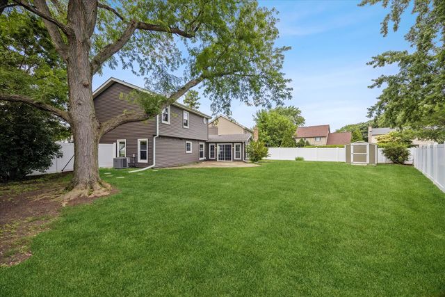 6155 Ivy Drive, Lisle, IL 60532