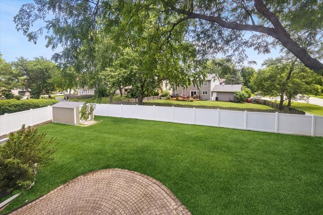 6155 Ivy Drive, Lisle, IL 60532