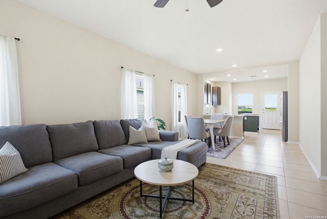 2038 Chelsea Grv, New Braunfels, TX 78130