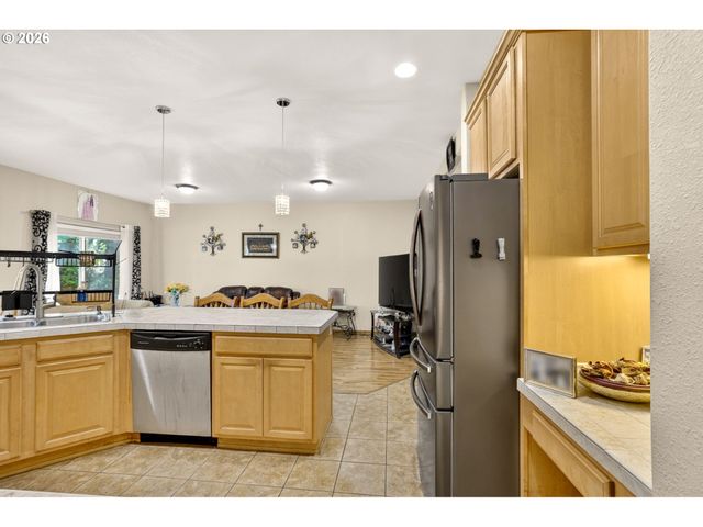 5440 Se OGDEN St, Portland, OR 97206